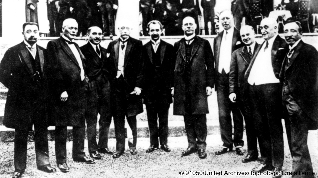 The Treaty of Lausanne was signed in Lausanne, Switzerland, on 24 July 1923. It marked the birth of modern Greece and modern Turkey (image: 91050/United Archives/TopFoto/picture alliance)