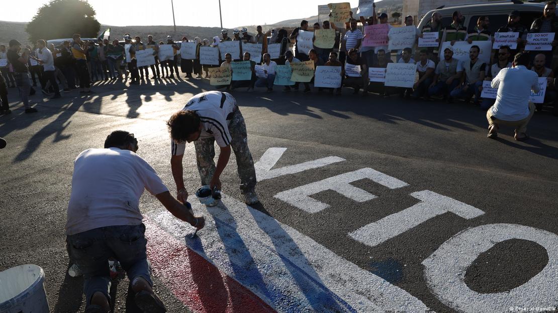 Protest gegen das russische Veto gegen eine Verlängerung der UN-Hilfslieferungen am Grenzübergang Bab al-Hawa, Juli 2023; Foto: Omar al-Bam/DW 