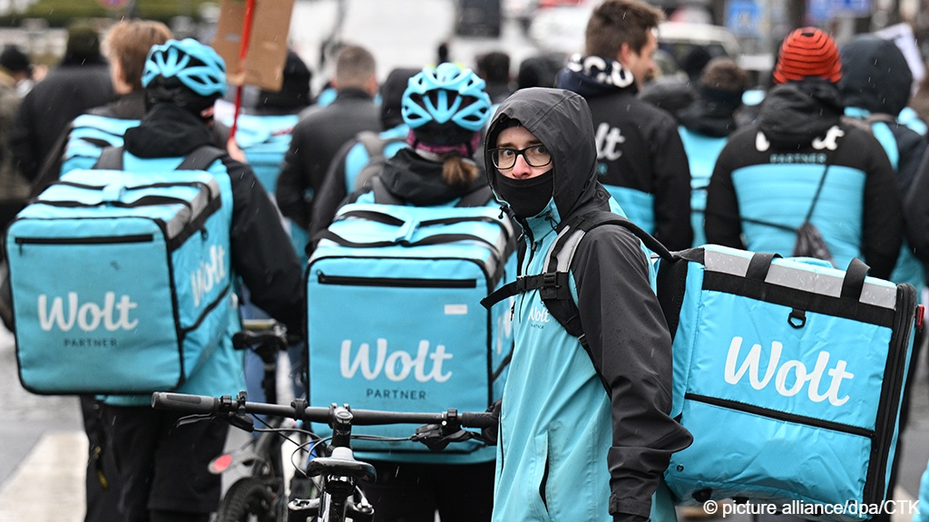 The "ReWolt" campaign waged since the spring by migrant delivery couriers against gig economy giant Wolt in Berlin came to a head this week, with some of the plaintiffs, claiming wage theft, getting their day in court. The issue of structural racism is never far away.
