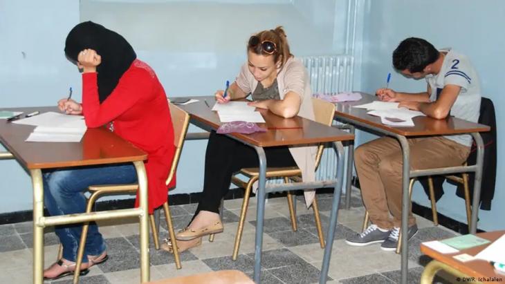 Sprachenlernen in Algerien; Foto: DW/R.Ichalalen