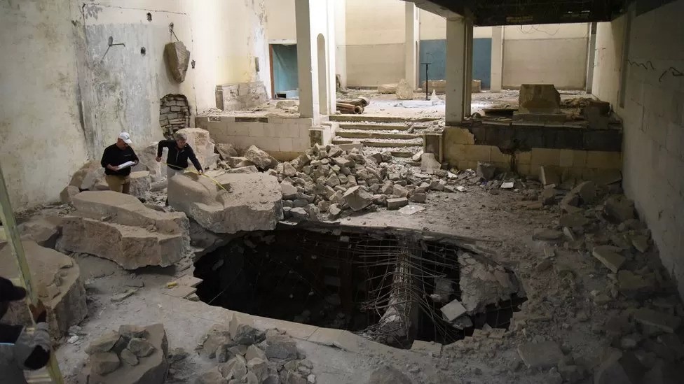 Hole in the floor of the Assyrian Hall, Mosul Cultural Museum (image: Iraqi State Board of Antiquities and Heritage)