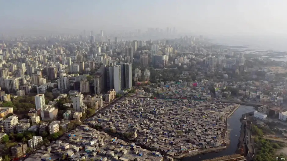 Video still from Java documentary "Megacity Mumbai - between slums and skyscrapers" (image: Java)