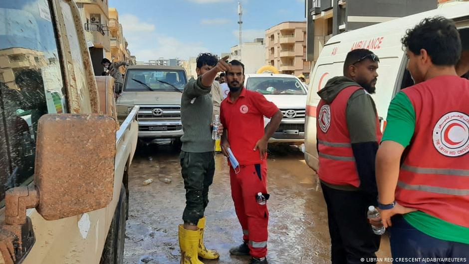 A Libyan Red Crescent Ajdabiya rescue team at work