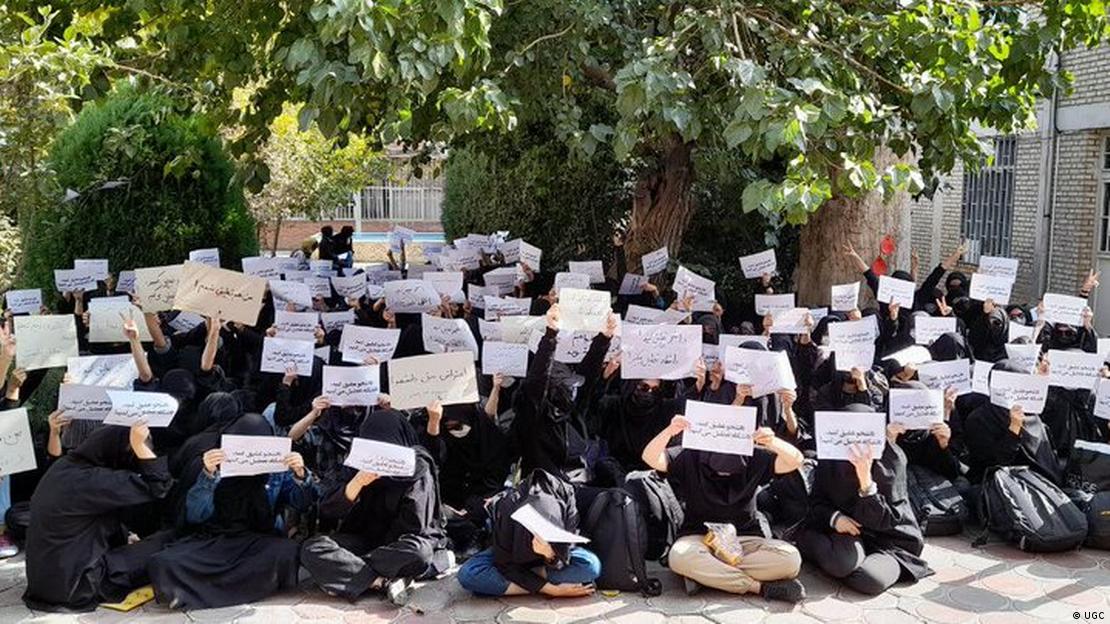 Sit-in strike by students at Alzahra University in Tehran (image: UGC)