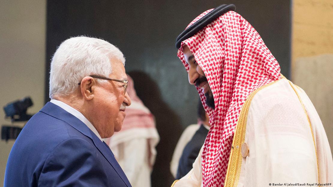 Palestinian President Mahmoud Abbas (left) and Saudi Crown Prince Mohammed bin Salman shake hands (image: Bandar Al Jaloud/Saudi Royal Palace/AFP)