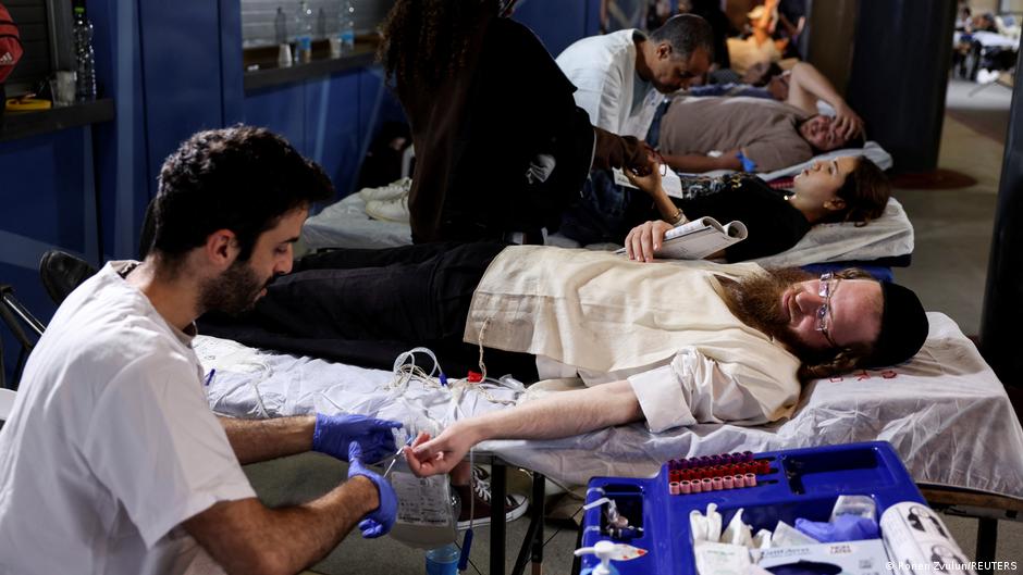 People donating blood in Jerusalem on 9 October 2023