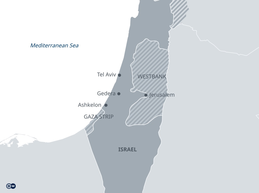 Grafik mit Israel, den besetzten Gebieten in der Westbank und dem Gazastreifen; Quelle: DW