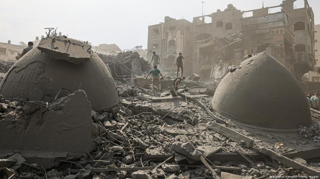Nach einem israelischen Luftangriff zerstörte Infrastruktur in Gaza; Foto: Mahmud Hams/AFP/Getty Images