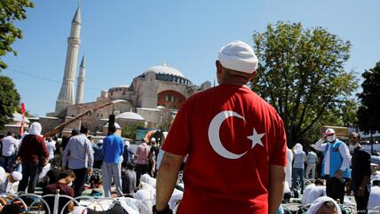 كنيسة آيا صوفيا من أهم معالم إسطنبول - تركيا Die Hagia Sophia, das Wahrzeichen Istanbuls, ist jetzt auch ein Symbol für den islamistischen Kurs der Türkei