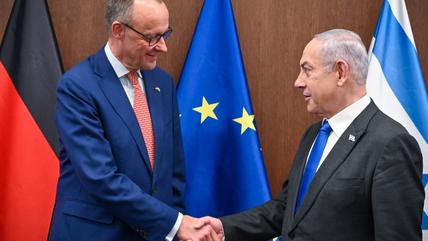 Friedrich Merz (CDU), damals Unionsfraktions- und CDU-Chef, trifft während seiner Israel-Reise Benjamin Netanjahu, Ministerpräsident von Israel, Dezember 2024. Merz und Netanjahu im Dezember 2024 (Foto: picture alliance/dpa/GPO | K. Gideon)