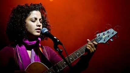 المغنية التونسية آمال مثلوثي