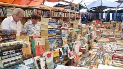 Book market of the third Karachi Literature Festival (photo: Stefan Weidner)