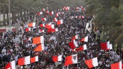 March of protest towards the Saudi-Arabian embassy in Manama (photo: AP)