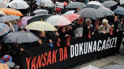 Journalists protest for the freedom of the press in Turkey (photo: dpa)