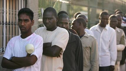 Afrikanische Migranten im 'Short Stay Immigrant Center' der spansichen Enklave Mellila; Foto: Getty Images