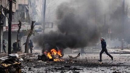 Wreckage and debris are seen after a car bomb exploded at a crowded petrol station in Barzeh al-Balad district in Damascus, in this handout photograph released by Syria's national news agency SANA on January 3, 2013 (photo: dapd)