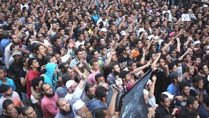 Protesters chant slogans outside the U.S. embassy in Cairo, Egypt, Tuesday, 11 September 2012 (photo: AP)