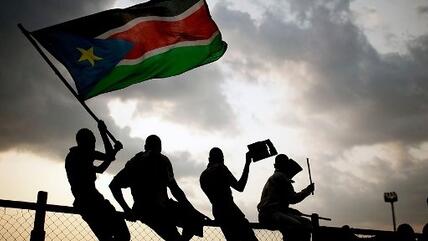 Südsudanesen in Juba feiern die Unabhängigkeit ihres Landes; Foto: AP