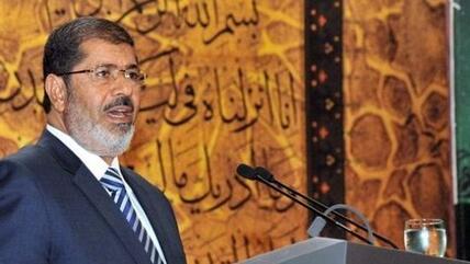 President Mohammed Mursi of Egypt giving a speech in which he praised the military in Cairo (photo: dpa)