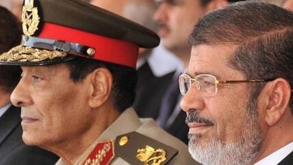 قلب مرسي الكرسي على العسكر د ب ا