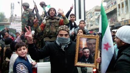 مهمة الجيش الحر في حمص كانت منذ البداية حماية المتظاهرين، الصورة رويترز 