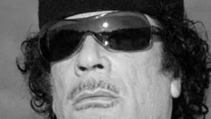 مقتل معمر القذافي على أيدي الثوار الليبيين في سرت 