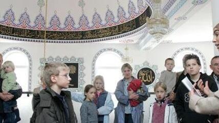 Open Mosque Day in Gelsenkirchen, Germany (photo: AP)
