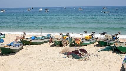 Fisher boats on the beach at Rafah in the Southern Gaza Strip (photo: Bettina Marx/DW)