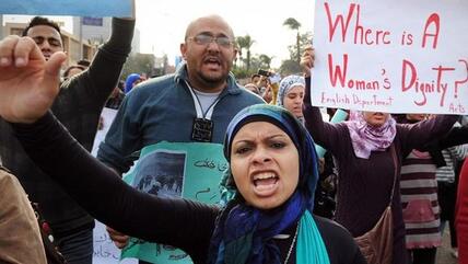 Dezember 2011: Demonstration in Kairo gegen die von der Polizeit verübte Gewalt gegen Frauen, Foto: Hossam Ali/AP/dapd