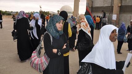 Junge Studentinnen an der Universität Bengasi (Libyen); Foto: DW
