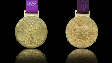 One of the gold medals that will be presented at the Olympic Games 2012 in London (photo: veneratio – Fotolia)