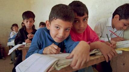 Schoolchildren in Sadr City (photo: AP)