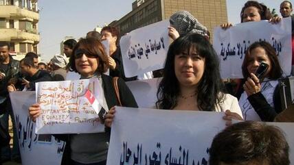 Demonstration von Frauenrechtsaktivistinnen in Kairo; Foto: Hossam Ali/AP/dapd