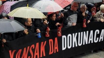 Demonstration für Pressefreiheit in Istanbul; Foto: AP/dapd
