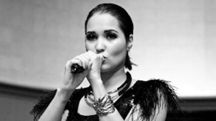 Master Mimz performing at the Nour Festival at Leighton House Museum (photo: Mike Massaro)