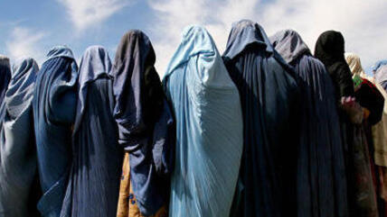 Women wearing burqas, Afghanistan (photo: AP)