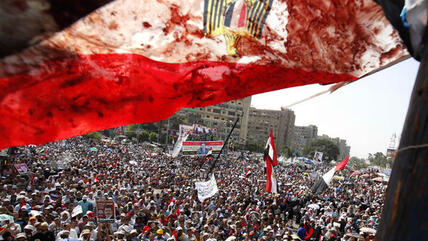 احتجاجات المناصرين للرئيس المعزول مرسي بعد الإطاحة به. رويترز