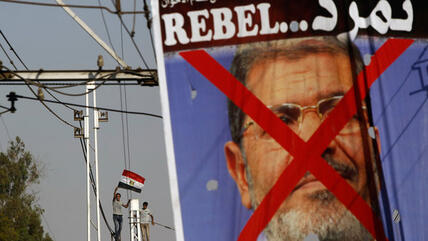 Gegner Präsident Mursis vor dem Präsidentenpalast in Kairo; Foto: Reuters