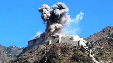 قلعة القاهرة المطلة على مدينة تعز في اليمن al-qahira_Castle_Cairo_Castle_Taiz_Yemen_AP 