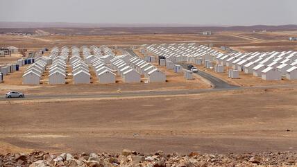 مخيم الأزرق للاجئين في الصحراء الأردنية. 