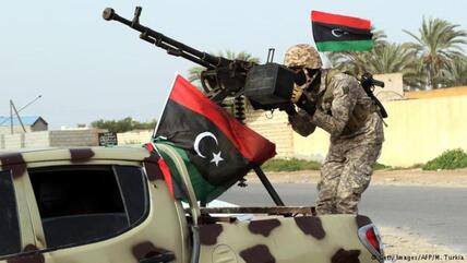 Kämpfe rivalisierender Milizen in Tripolis, Libyen; Foto: Getty Images/AFP/M. Turkia
