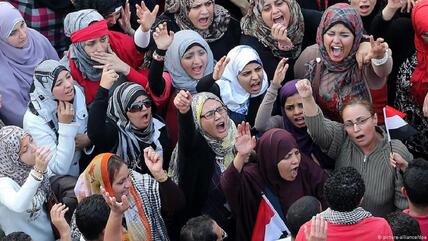 "الولاية حقي".. معركة جديدة للمرأة المصرية للحصول على حقوقها المنقوصة 