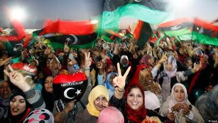 فرحة الليبيات والليبيين بالتحرير 2012 - صورة أرشيفية - ليبيا.