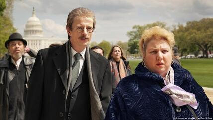 Alexander Scheer as lawyer Bernhard Docke and Meltem Kaptan as mother Rabiye Kurnaz in Andreas Dresen's film "Rabiye Kurnaz vs. George W. Bush". 