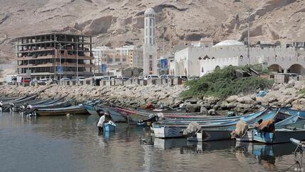 معاناة الصيادين في سواحل محافظة المَهرة اليمنية.