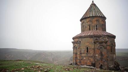 كنيسة القديس غريغوريوس في مدينة الأنفاض "أني" عاصمة مملكة باغراتيد الأرمنية - الواقعة حاليا في شرق تركيا.