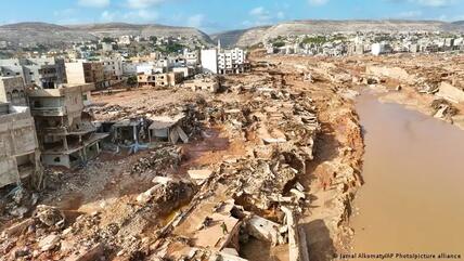 ليبيا بعد إعصار دانيال وانهيار السدين وسيول مدينة درنة الكارثية.