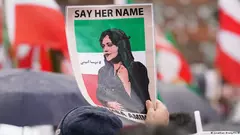 Proteste am Todestag von Frauenrechtlerin Mahsa Amini in London