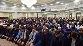 مسلمون أمريكيون خلال اقامة الصلاة في ولاية ولاية إلينوي الأمريكية.