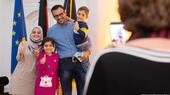 Eine Familie aus dem Irak nach der Einbürgerung in Deutschland